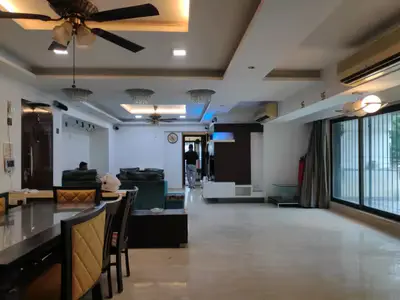 Bungalow in Borivali West